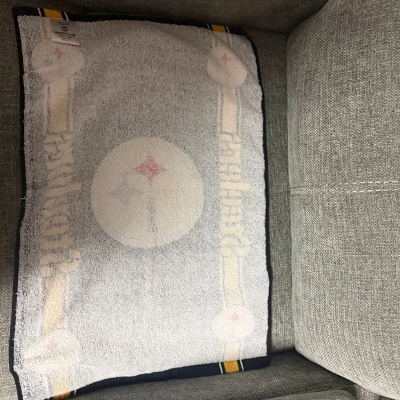 Steelers Black and Yellow Hand Towel - Picture 4 of 6